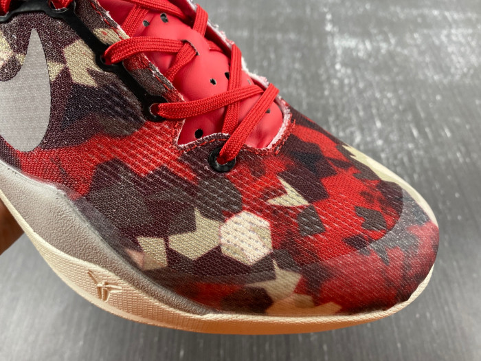 Kobe 8 System "Milk Snake"  555035-601