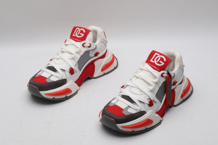 DG SNEAKERS 052504