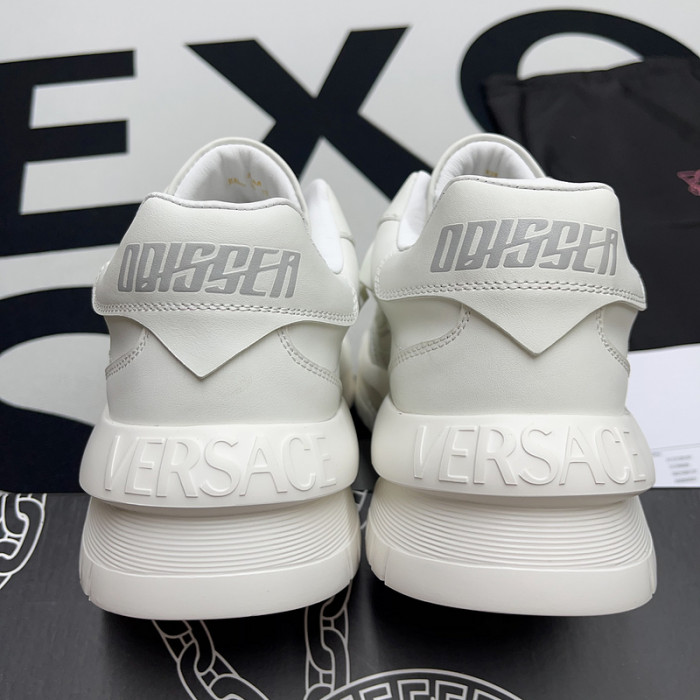 VERS SNEAKERS