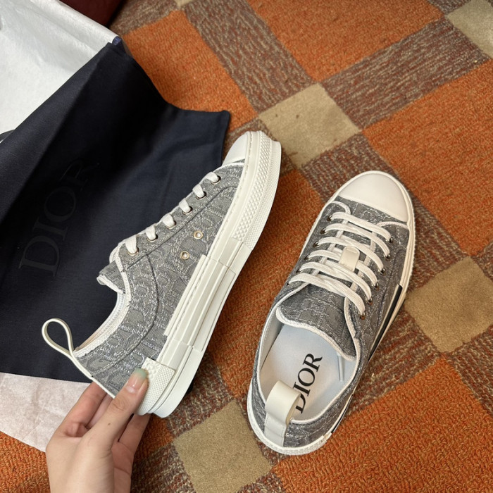 D10R B23 Sneakers Low Top