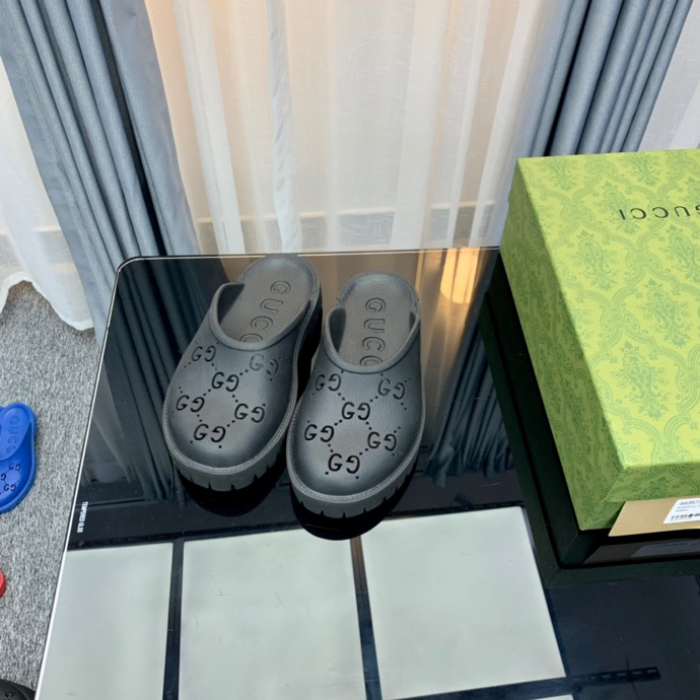 Gv*c slippers