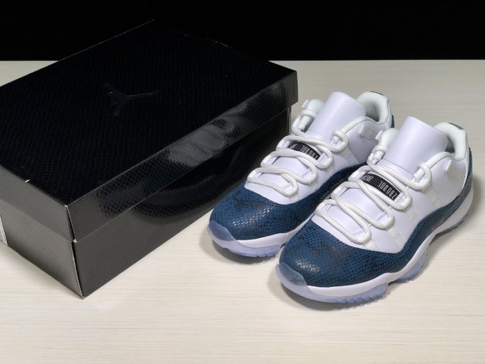 Air Jordan 11 Low 
