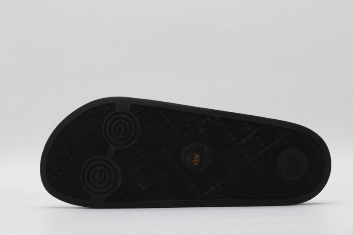 Gv*c slippers