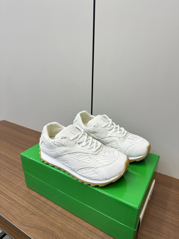 b0tt*ga Ven*ta orbit sneaker