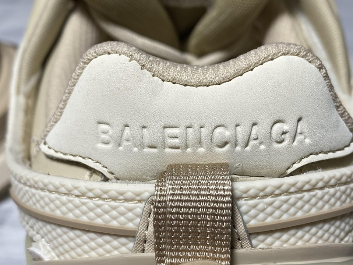 BLCG  Track TRAINER  Yeeshoes  220402