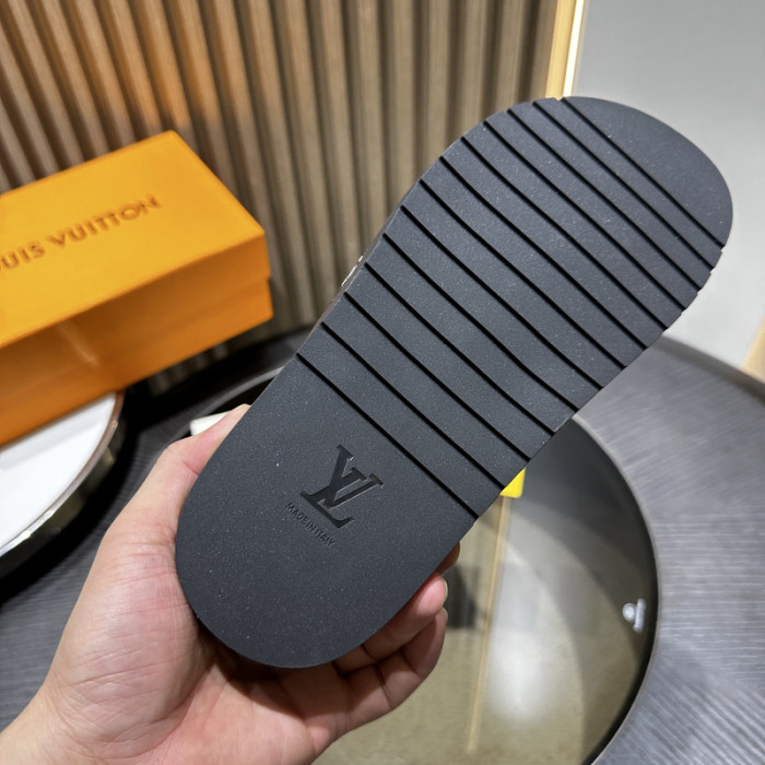 LV SLIPPERS