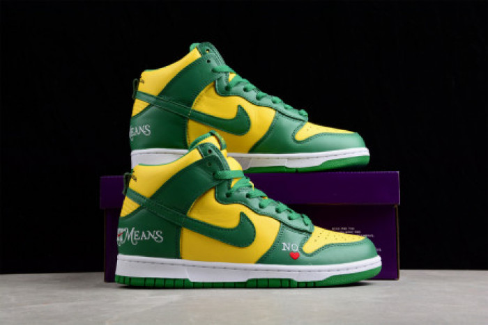 Svp*me x nike sb dunk high dn3741-700