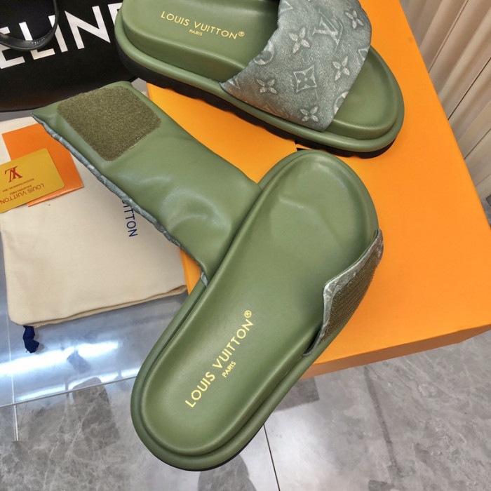 LV SLIPPERS