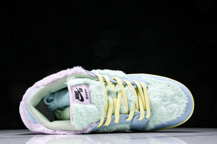Verdy x Nike SB Dunk Low “Visty”  FN6040-400