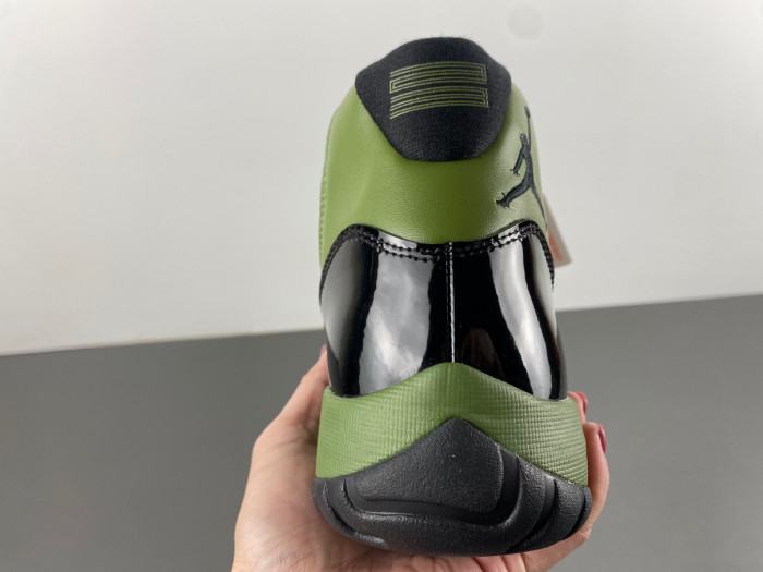 Air Jordan 11  CT8012-300