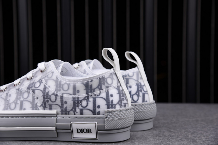 D10R B23 Sneakers Low Top